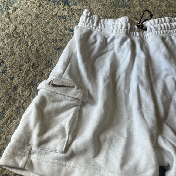 Women’s Nike chrome swish short white small - Picture 4 of 5